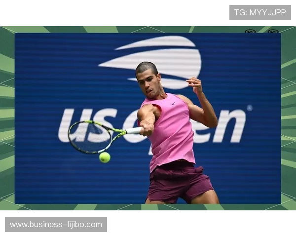 网球赛季精彩回顾：顶尖选手激烈对决与赛场瞬间盘点